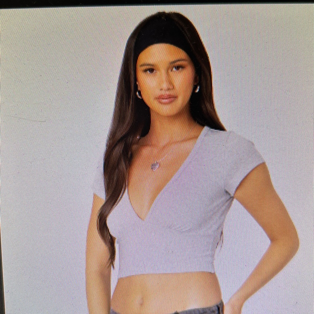 Deep V Crop Top-Gray-NWT - Picture 2 of 8